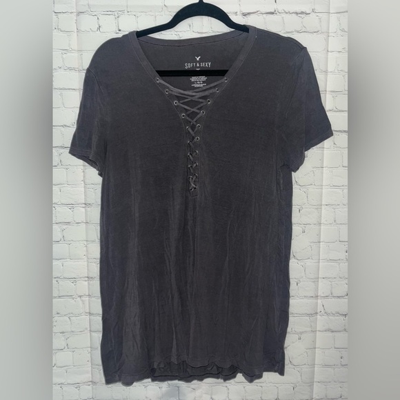 American Eagle Soft & Sexy Lace-Up Gray T-Shirt Womens Casual Top - Picture 2 of 3